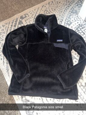 Patagonia Men’s Black Fleece Zip-Up Pullover